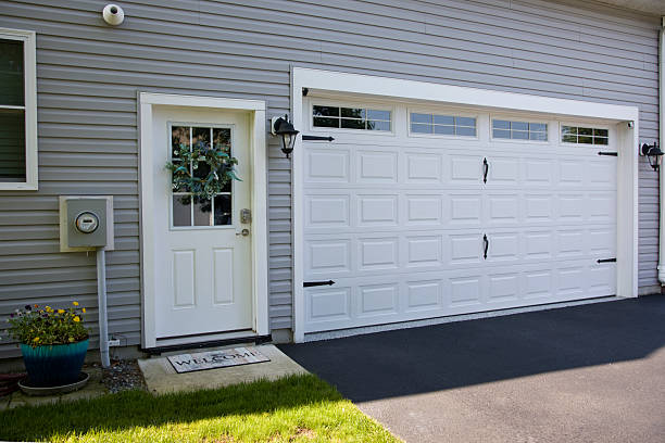 24/7 Emergency Garage Door Panel Replacement experts in Valley View, PA